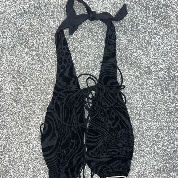 I am Gia black xs top - Picture 6 of 8